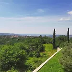 Apartment Serene Retreat Apartments