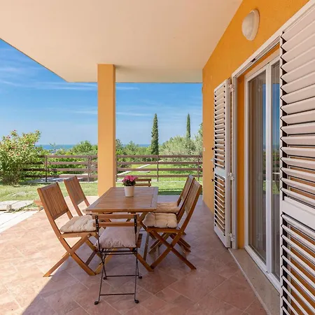Serene Retreat דירה
